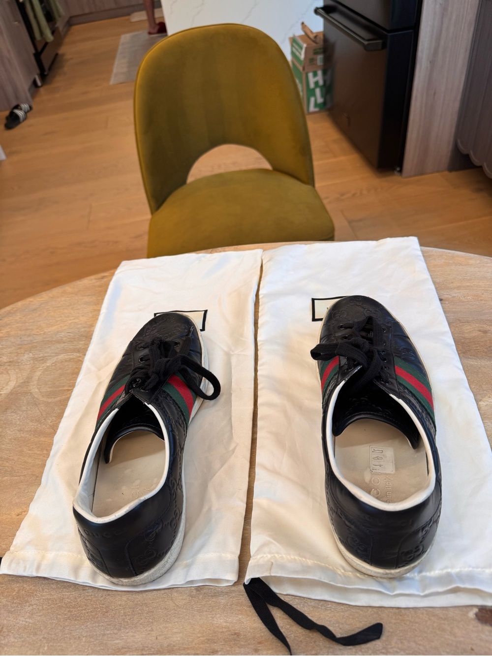 Gucci Men’s Black Leather Sneakers with Red & Green Stripe - Picture 6 of 9